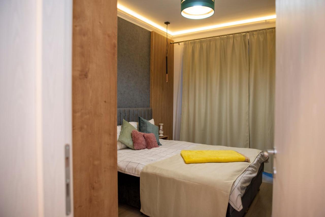 Cross Caraiman View 1 Apartment Busteni Ngoại thất bức ảnh