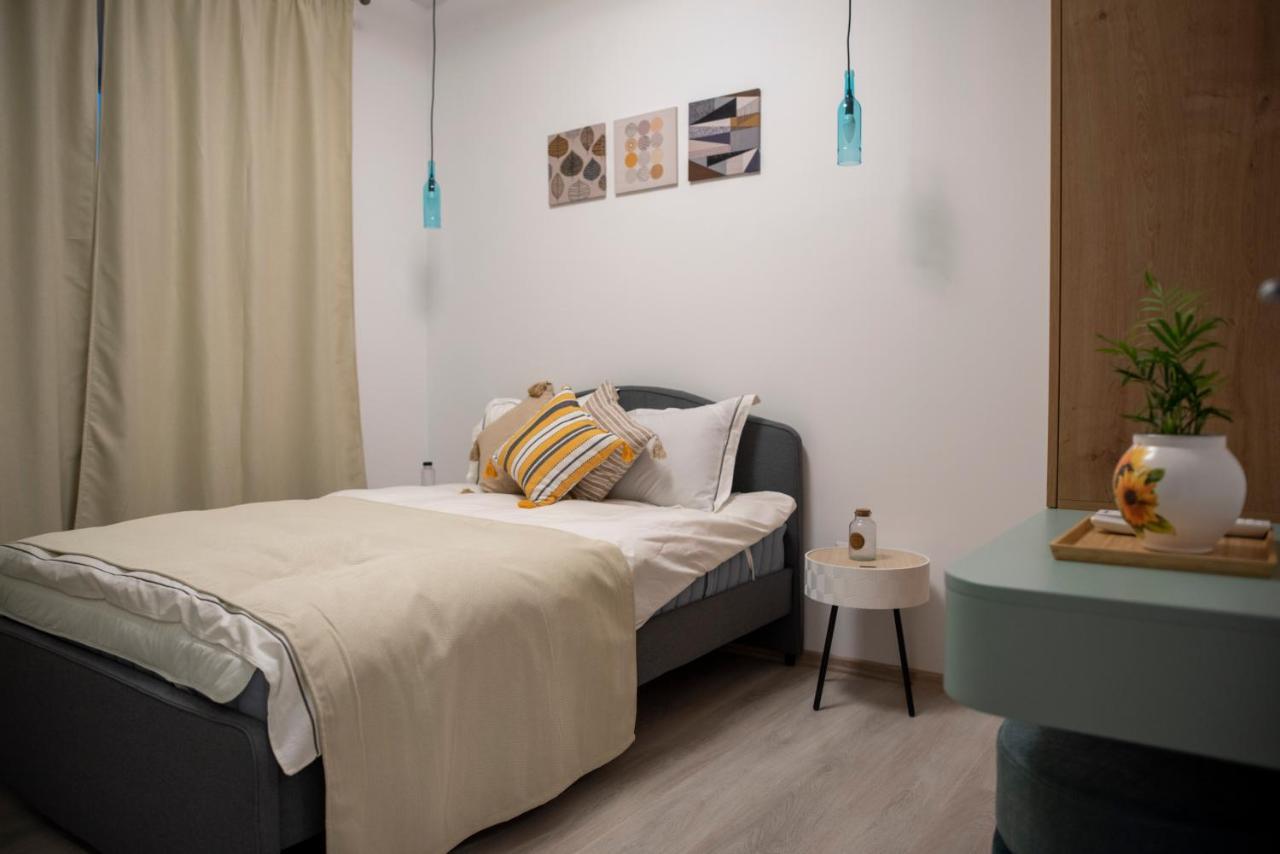 Cross Caraiman View 1 Apartment Busteni Ngoại thất bức ảnh
