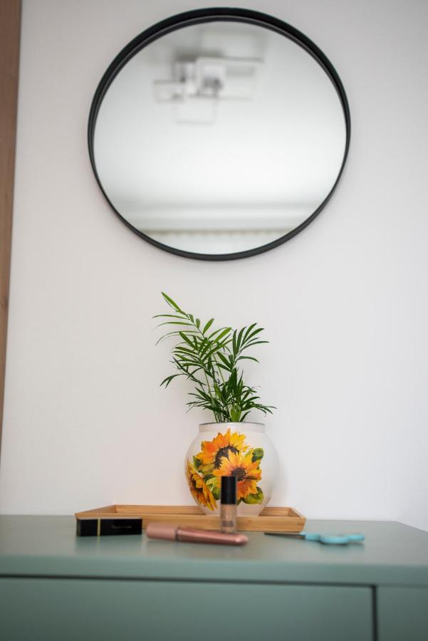 Cross Caraiman View 1 Apartment Busteni Ngoại thất bức ảnh