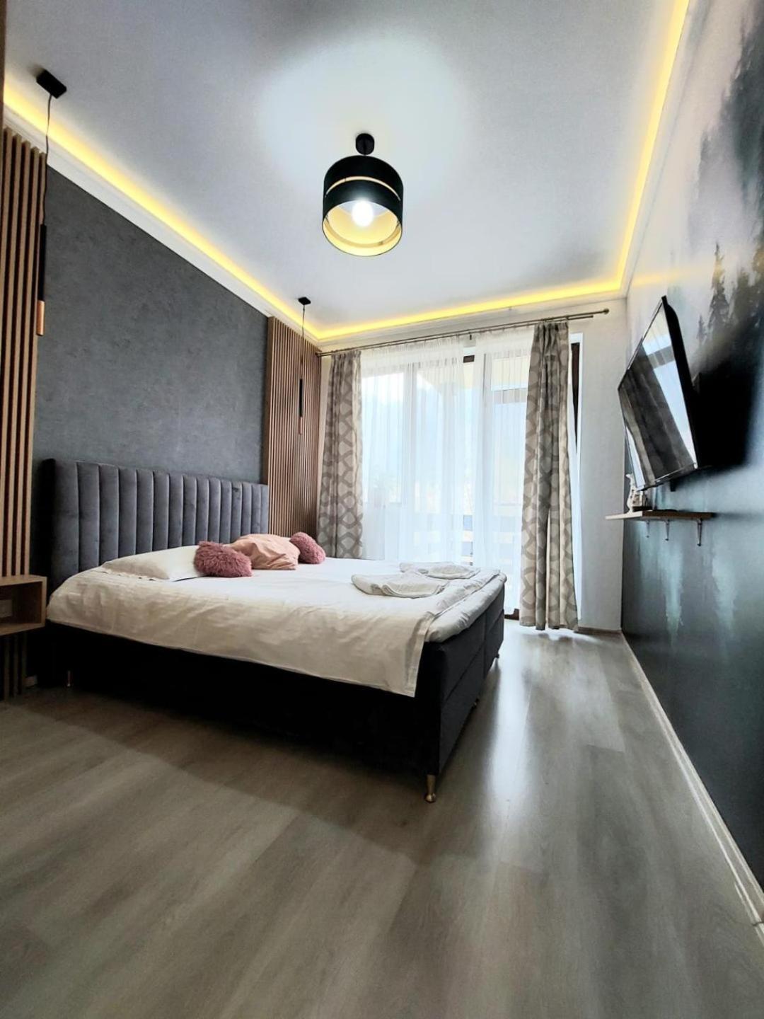 Cross Caraiman View 1 Apartment Busteni Ngoại thất bức ảnh