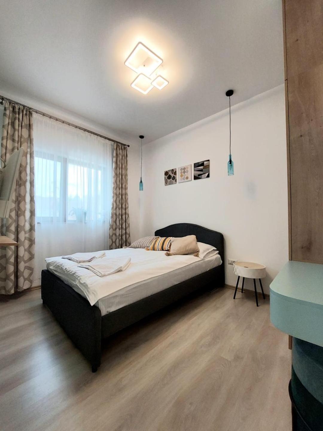 Cross Caraiman View 1 Apartment Busteni Ngoại thất bức ảnh