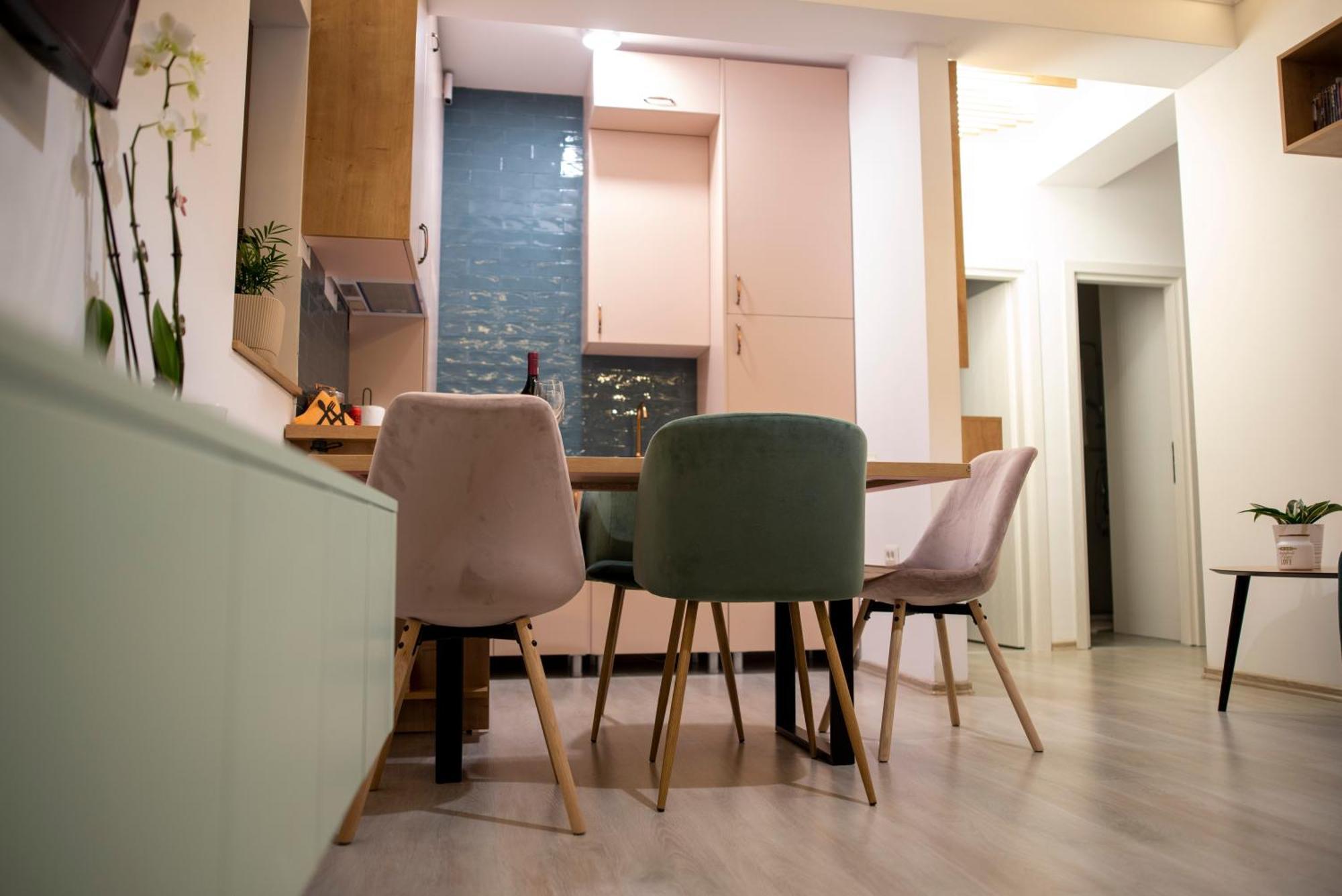 Cross Caraiman View 1 Apartment Busteni Ngoại thất bức ảnh