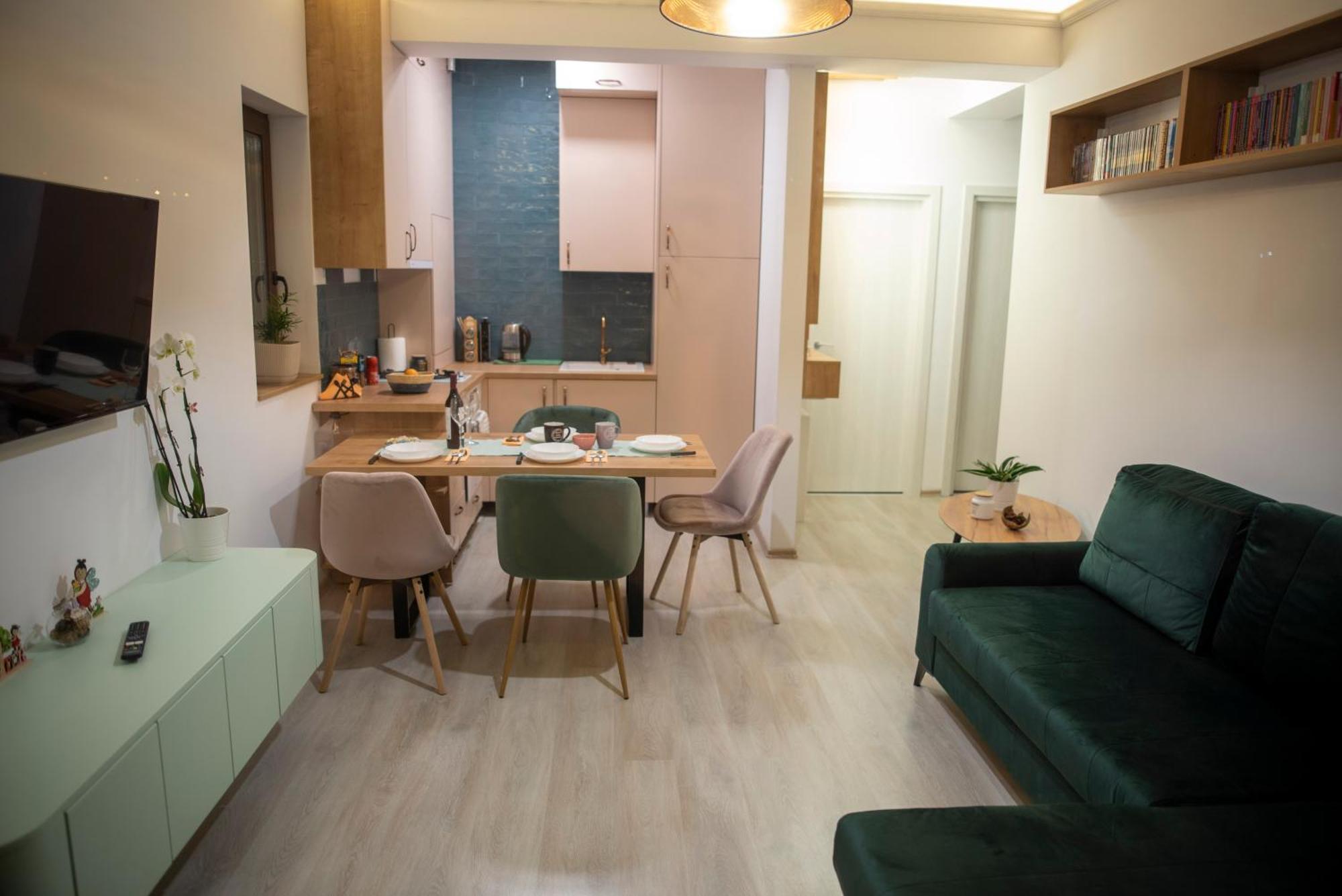 Cross Caraiman View 1 Apartment Busteni Ngoại thất bức ảnh